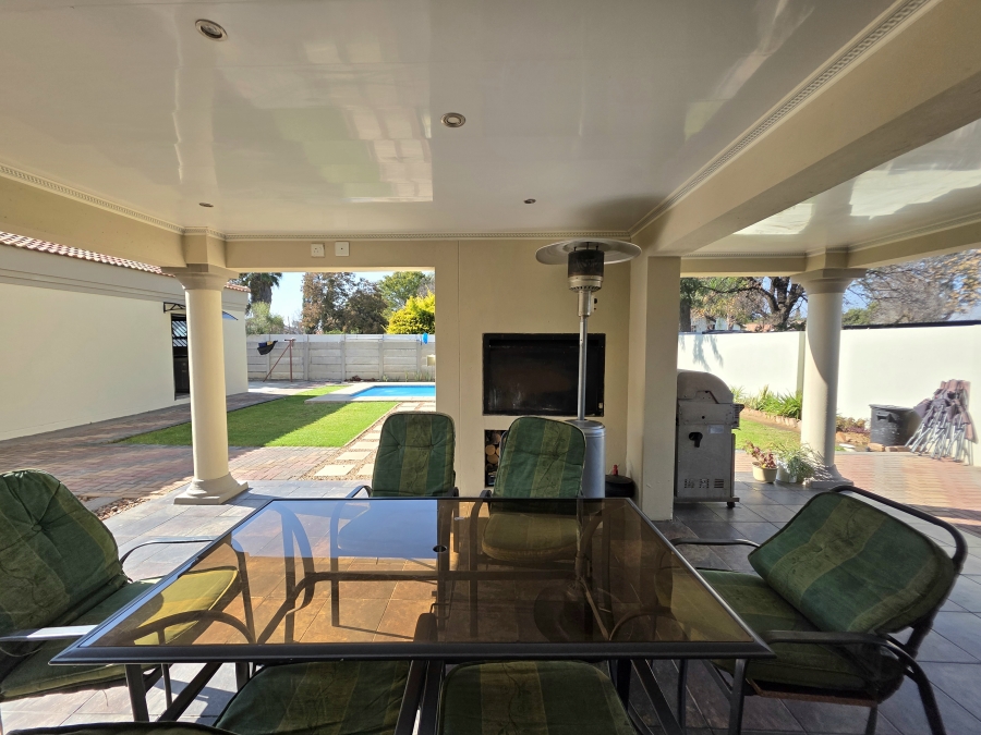 4 Bedroom Property for Sale in Flamingo Park Free State